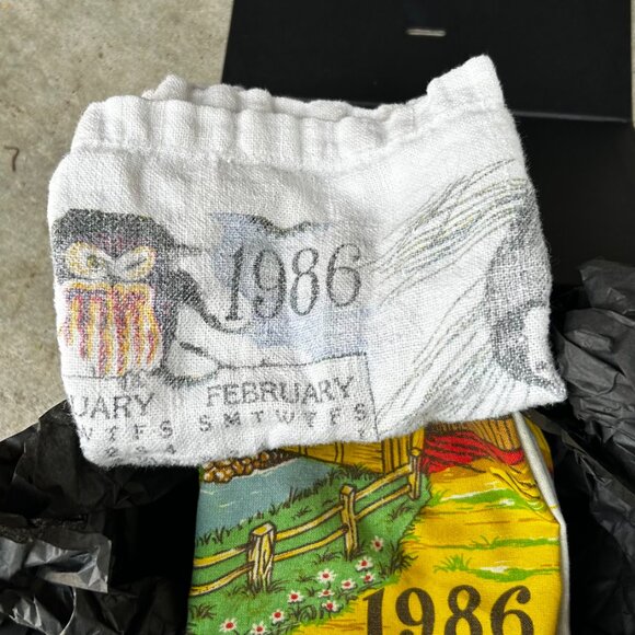 Vintage 1986 kitchen linen, tea towel set of two calendar dish towels, dishcloth - Picture 4 of 10